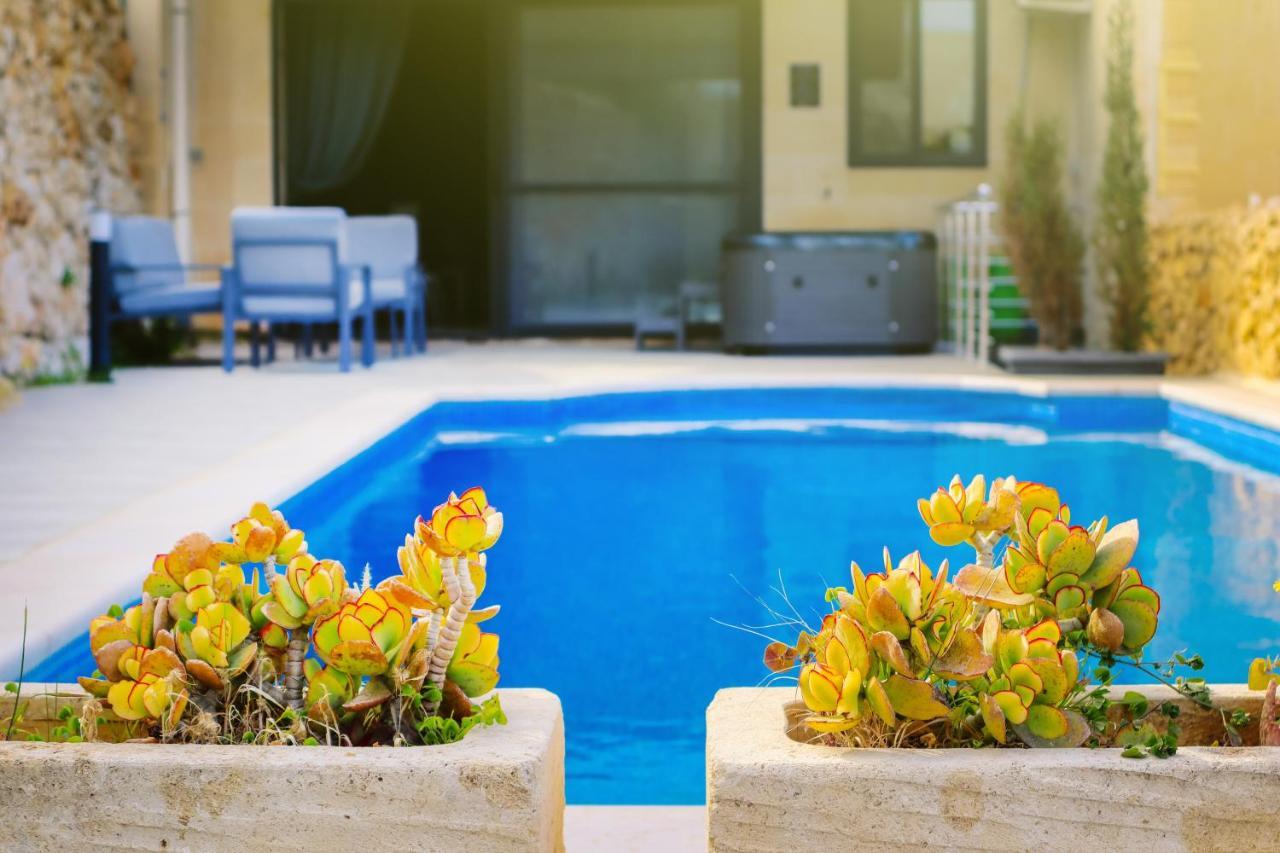 Si-Ku Holiday Home With Private Pool And Hot Tub Xagħra Exterior foto